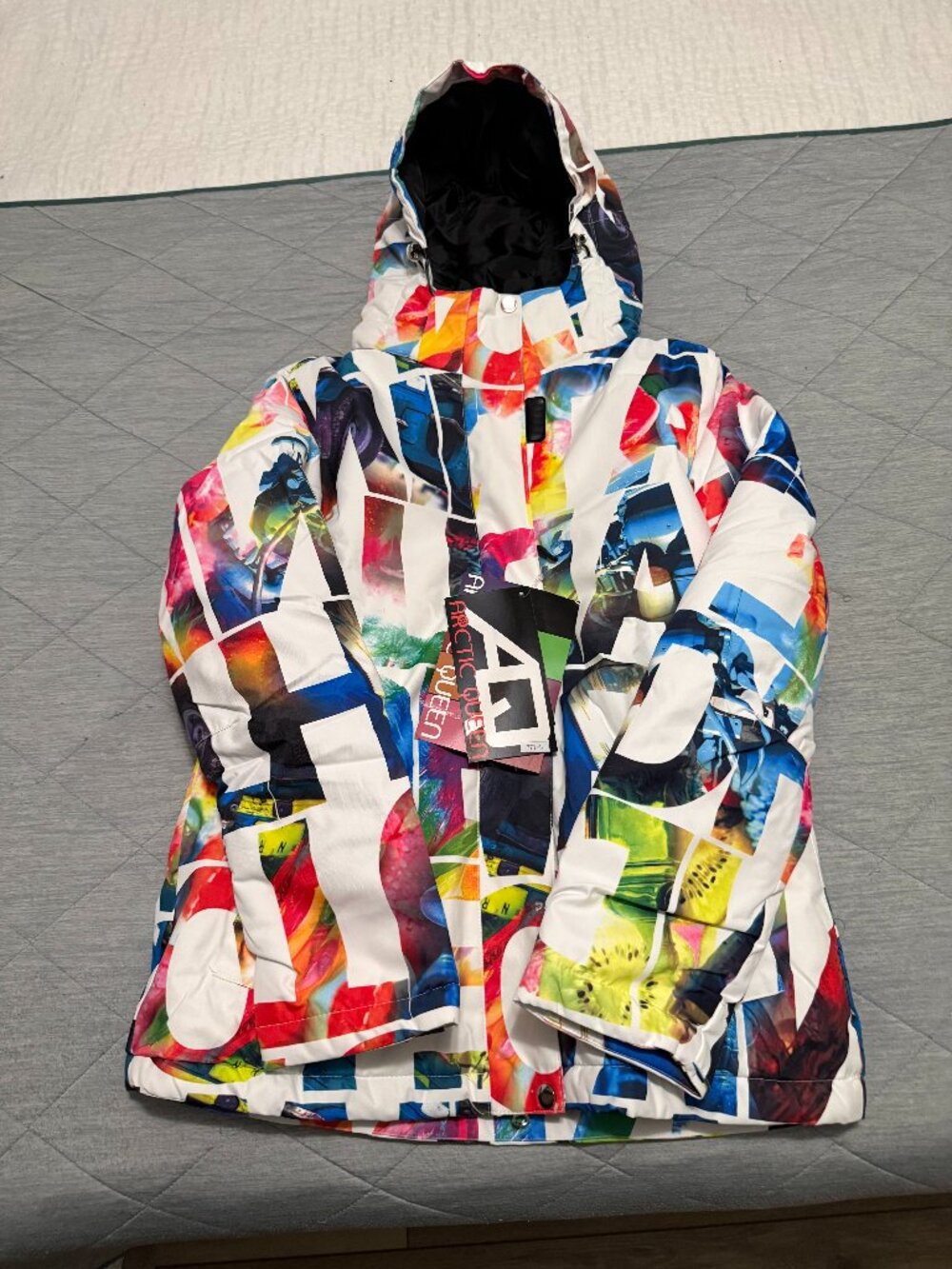 NWT Womens Sz L Artic Queen vibrant, multi-colored Snow & Ski Jacket
